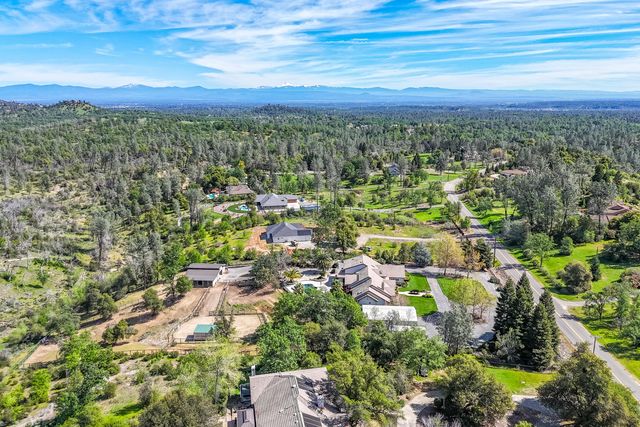 15320 Middletown Park Drive, Redding, CA 96001