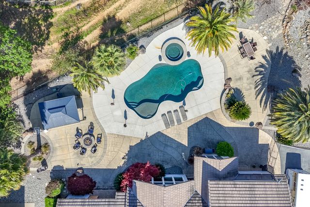 15320 Middletown Park Drive, Redding, CA 96001