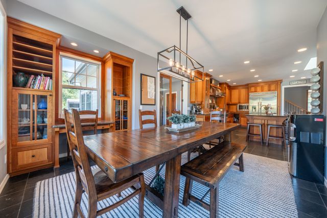 15320 Middletown Park Drive, Redding, CA 96001