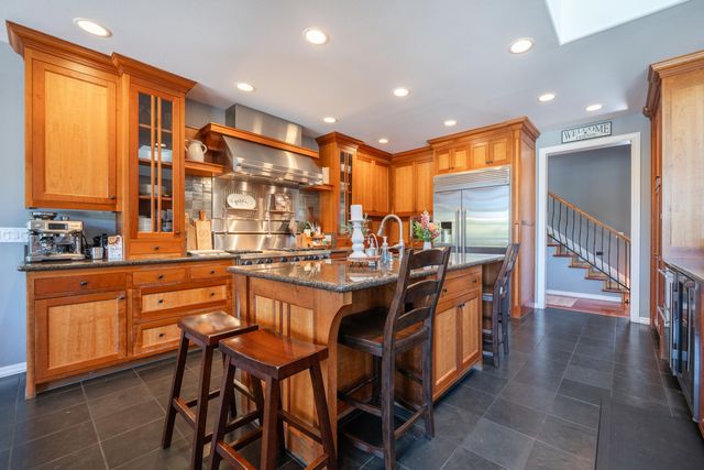 15320 Middletown Park Drive, Redding, CA 96001