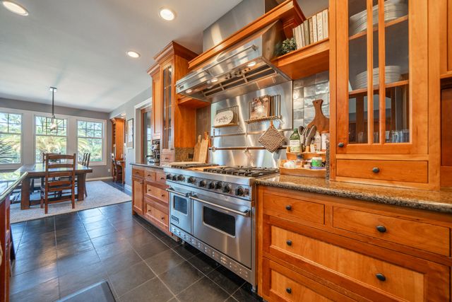 15320 Middletown Park Drive, Redding, CA 96001