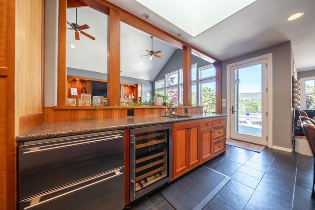 15320 Middletown Park Drive, Redding, CA 96001