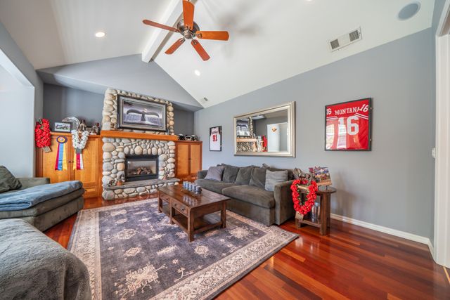 15320 Middletown Park Drive, Redding, CA 96001