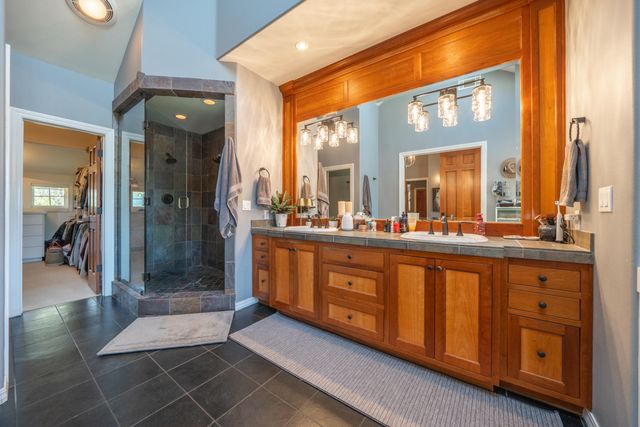 15320 Middletown Park Drive, Redding, CA 96001