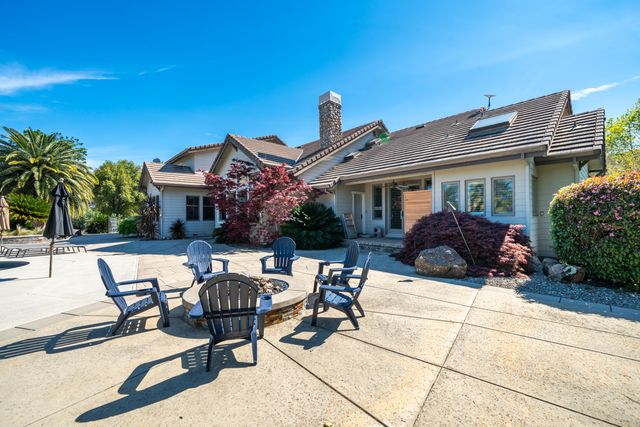 15320 Middletown Park Drive, Redding, CA 96001