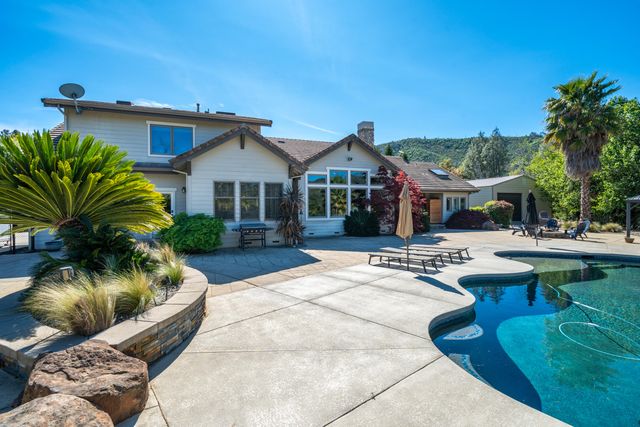 15320 Middletown Park Drive, Redding, CA 96001