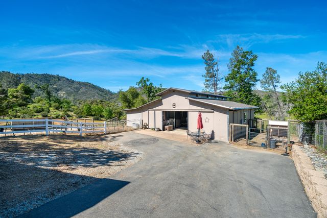 15320 Middletown Park Drive, Redding, CA 96001