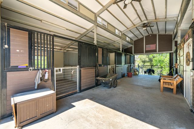 15320 Middletown Park Drive, Redding, CA 96001