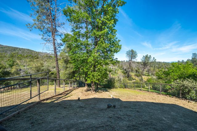 15320 Middletown Park Drive, Redding, CA 96001