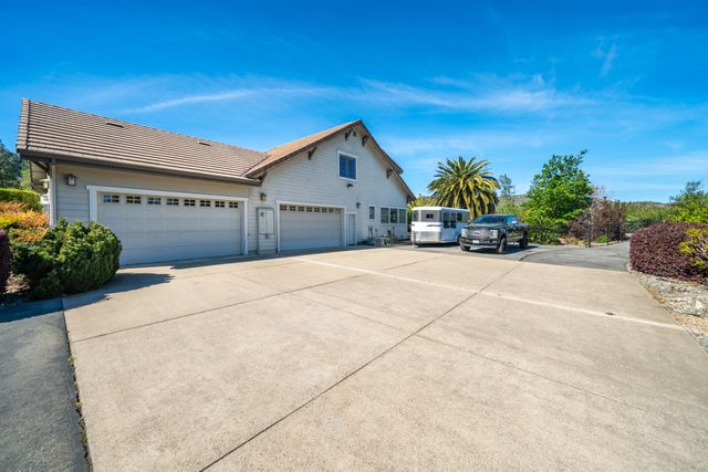 15320 Middletown Park Drive, Redding, CA 96001