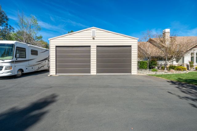 15320 Middletown Park Drive, Redding, CA 96001