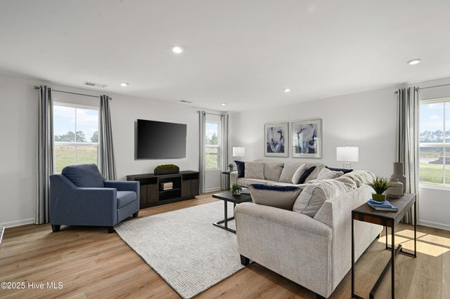 509 Bell Creek Avenue NE, Winnabow, NC 28479