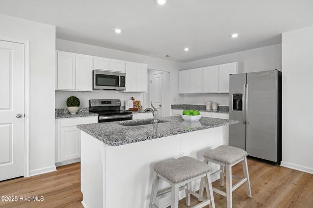 509 Bell Creek Avenue NE, Winnabow, NC 28479