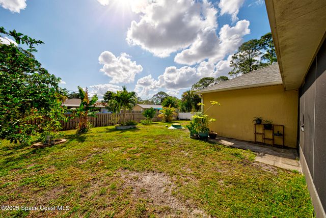 261 Franciscan Avenue NW, Palm Bay, FL 32907