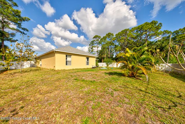 261 Franciscan Avenue NW, Palm Bay, FL 32907