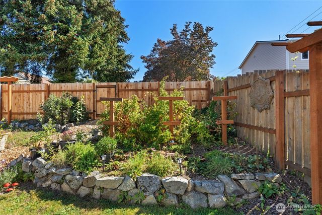 1310 N Montgomery Avenue, Bremerton, WA 98312