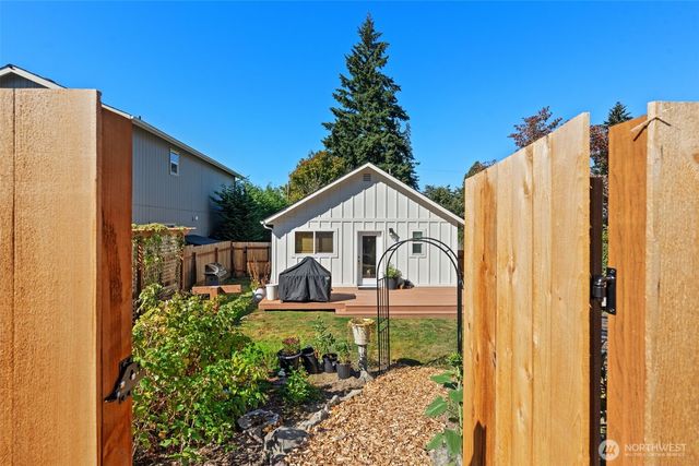 1310 N Montgomery Avenue, Bremerton, WA 98312