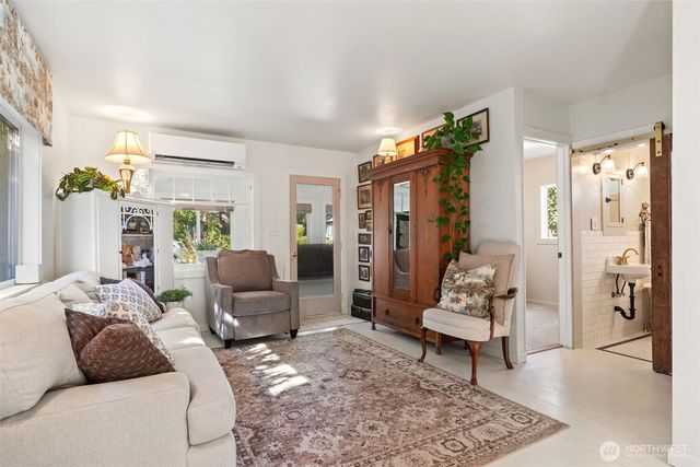 1310 N Montgomery Avenue, Bremerton, WA 98312