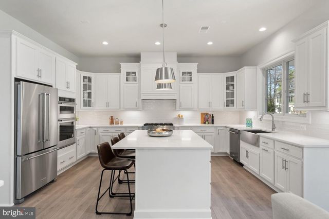 2221 ORCHID DR, Falls Church, VA 22046