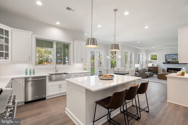 2221 ORCHID DR, Falls Church, VA 22046