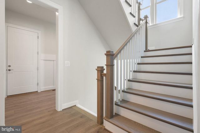 2221 ORCHID DR, Falls Church, VA 22046