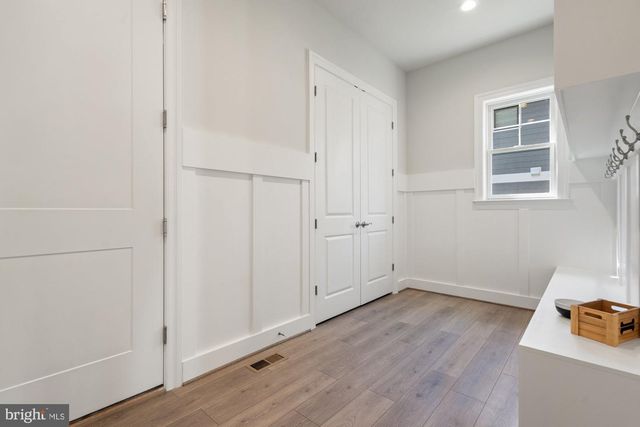 2221 ORCHID DR, Falls Church, VA 22046