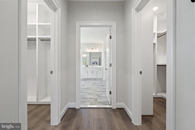 2221 ORCHID DR, Falls Church, VA 22046