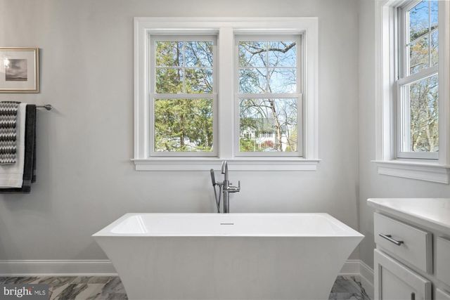 2221 ORCHID DR, Falls Church, VA 22046