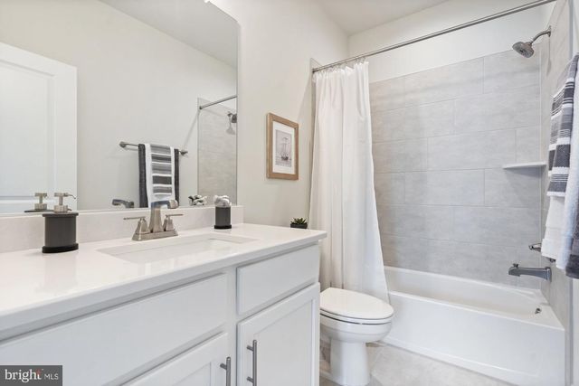 2221 ORCHID DR, Falls Church, VA 22046