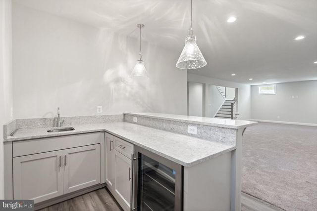 2221 ORCHID DR, Falls Church, VA 22046