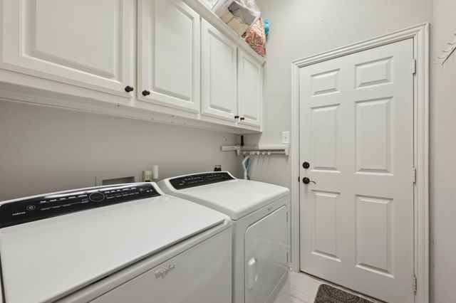 8636 Bridge Street, North Richland Hills, TX 76180