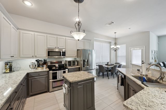 8636 Bridge Street, North Richland Hills, TX 76180