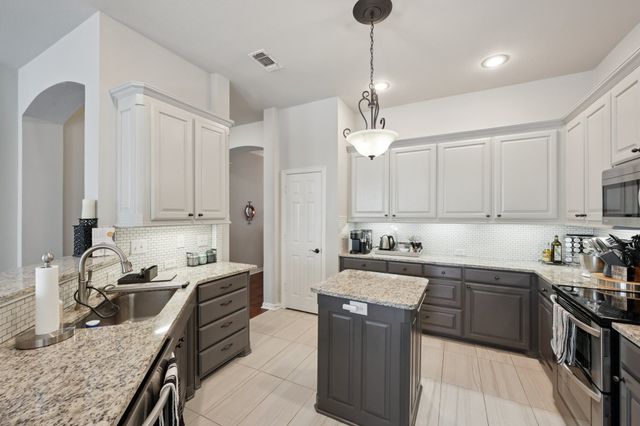 8636 Bridge Street, North Richland Hills, TX 76180