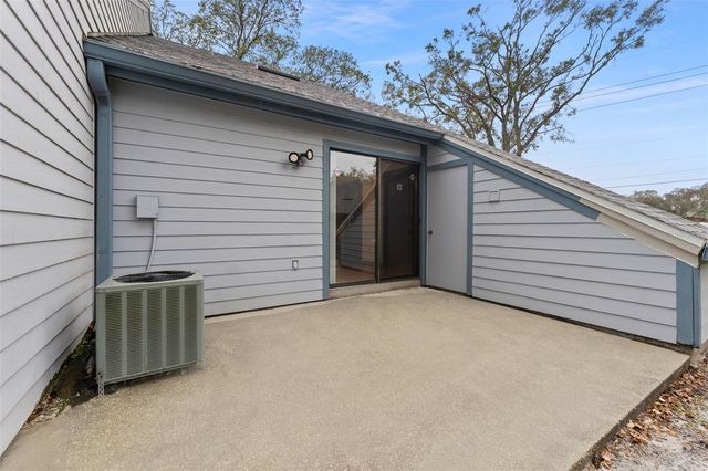 5206 PINE MILL COURT, Temple Terrace, FL 33617