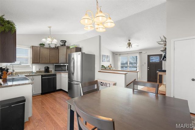 5105 Scarlett Ohara Lane, Villa Ridge, MO 63089