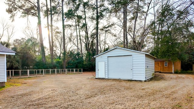 202 Quaker Street, Saint George, SC 29477