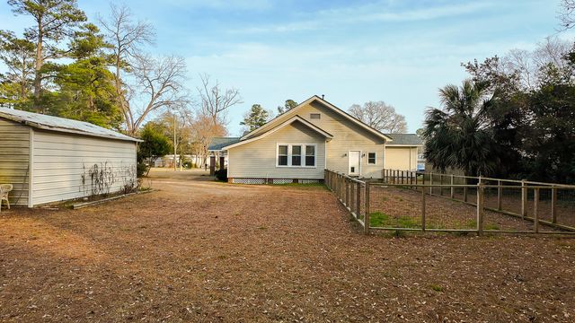 202 Quaker Street, Saint George, SC 29477