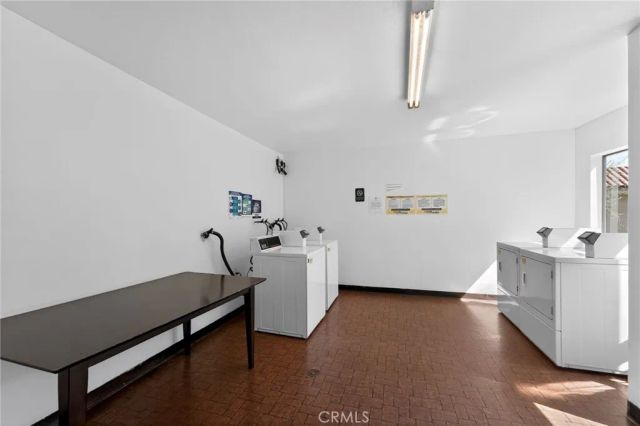 5460 White Oak Avenue J207, Encino, CA 91316