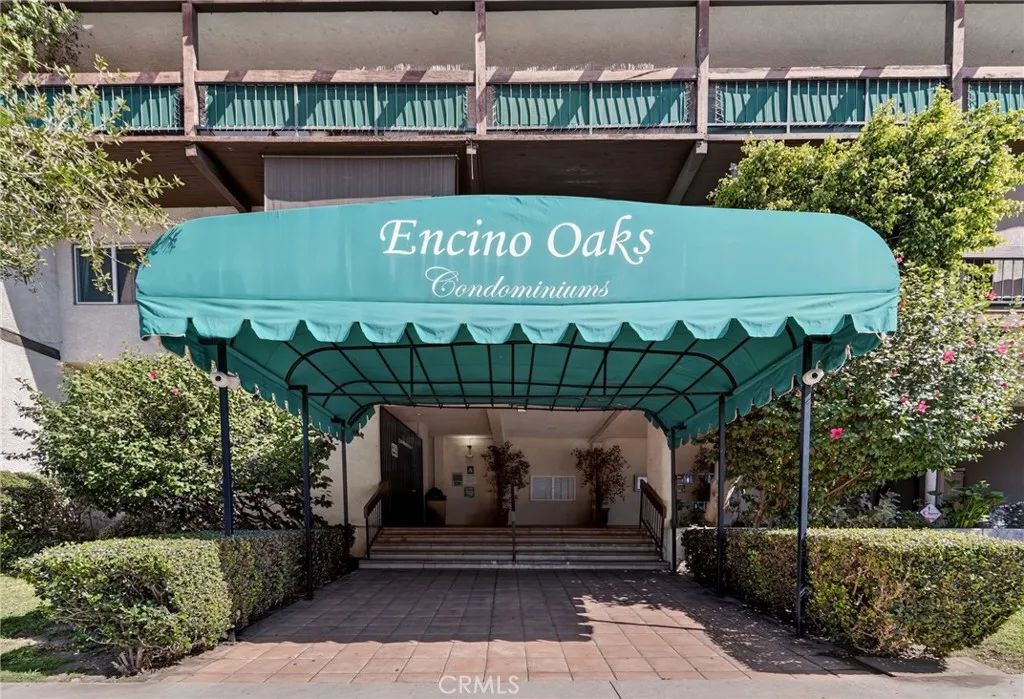 5460 White Oak Avenue J207, Encino, CA 91316