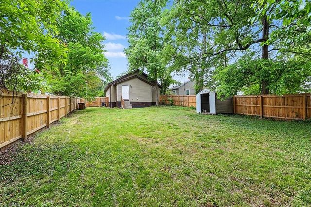 921 Pichard Street, Greensboro, NC 27401