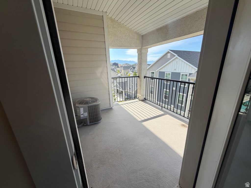 Image 4 of property listing at 1773 W EAGLEWOOD DR #302, Saratoga Springs, UT 84045