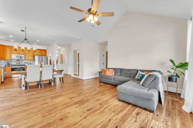 121 Belle Oaks Drive, Simpsonville, SC 29680