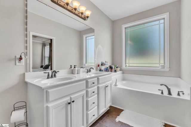 121 Belle Oaks Drive, Simpsonville, SC 29680