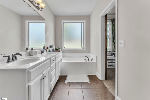 121 Belle Oaks Drive, Simpsonville, SC 29680