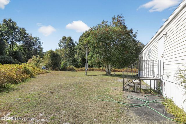 136 E MOCCASIN CREEK Lane, Palatka, FL 32177