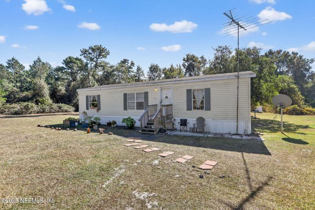 136 E MOCCASIN CREEK Lane, Palatka, FL 32177