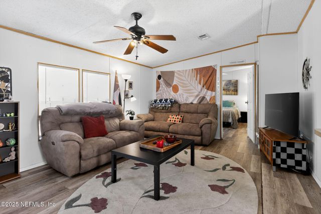 136 E MOCCASIN CREEK Lane, Palatka, FL 32177