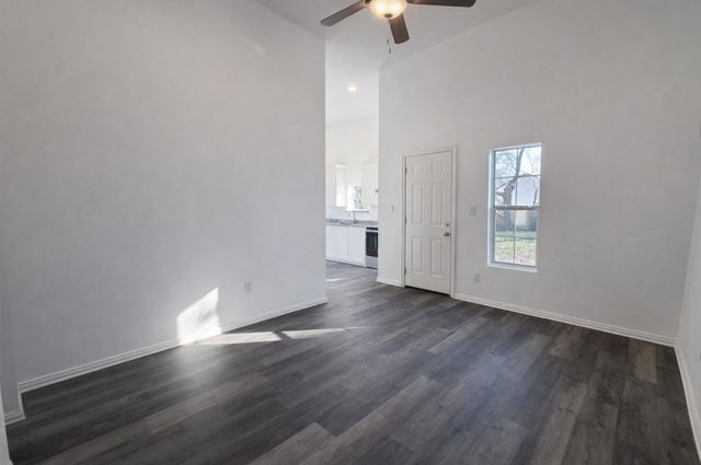 415 W 7th Street, Bonham, TX 75418