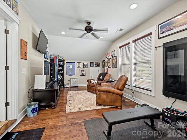 916 Essex Street, Charlotte, NC 28205