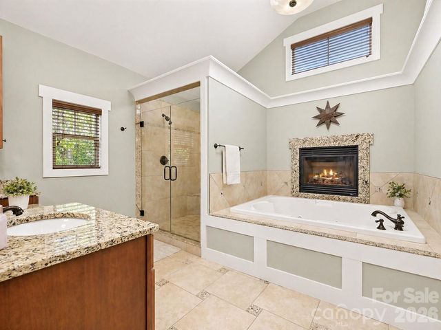 916 Essex Street, Charlotte, NC 28205